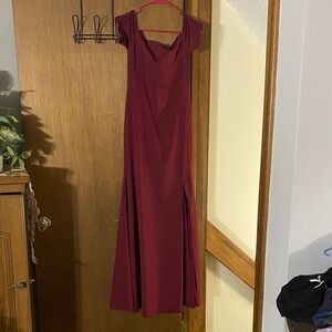 Burgundy Off Shoulder Maxi Dress Women’s Size M